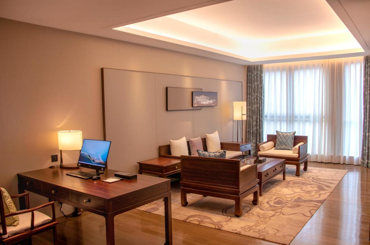 Guangzhou Pazhou Ln Dongfang Hotel Экстерьер фото