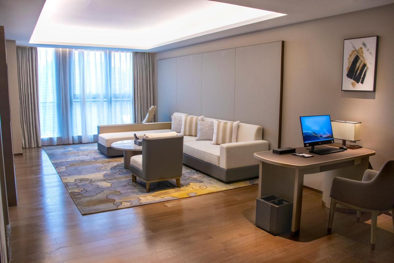 Guangzhou Pazhou Ln Dongfang Hotel Экстерьер фото