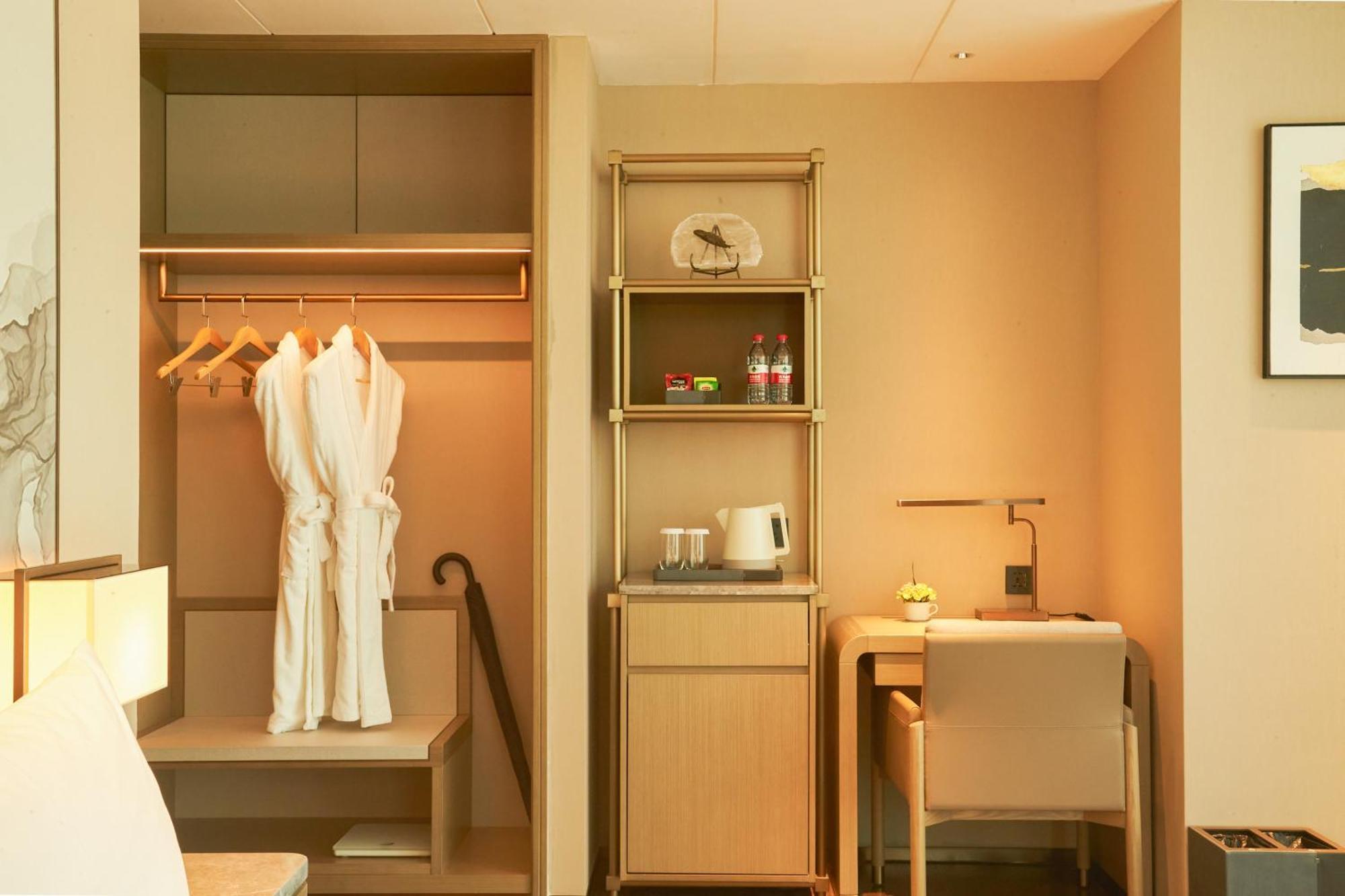 Guangzhou Pazhou Ln Dongfang Hotel Экстерьер фото